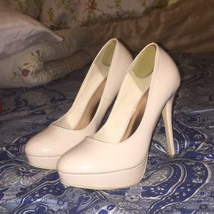 Shiny Nude Pumps